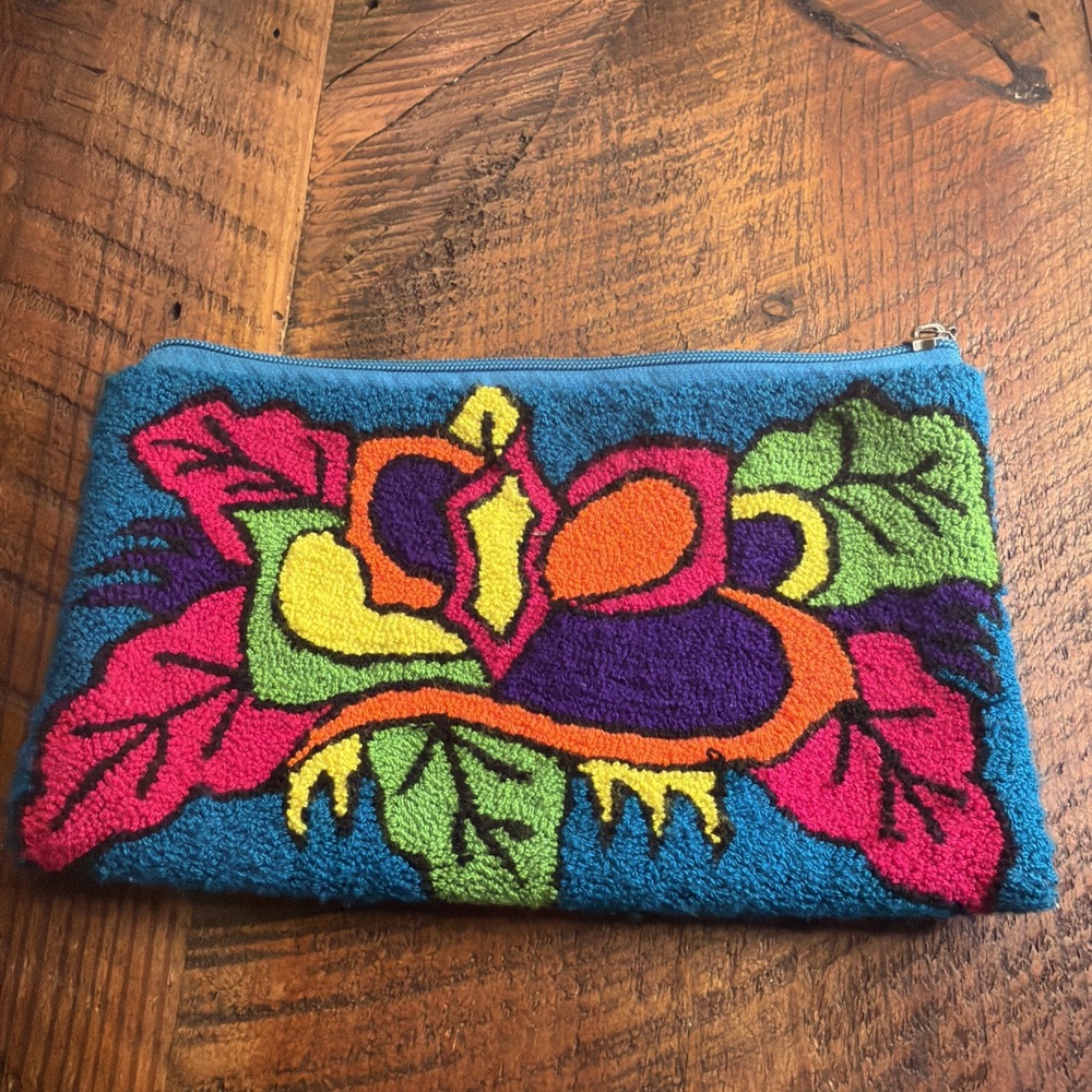 Authentic 100% Wayuu Tapizado Clutch Bag Medium Size Multicolor